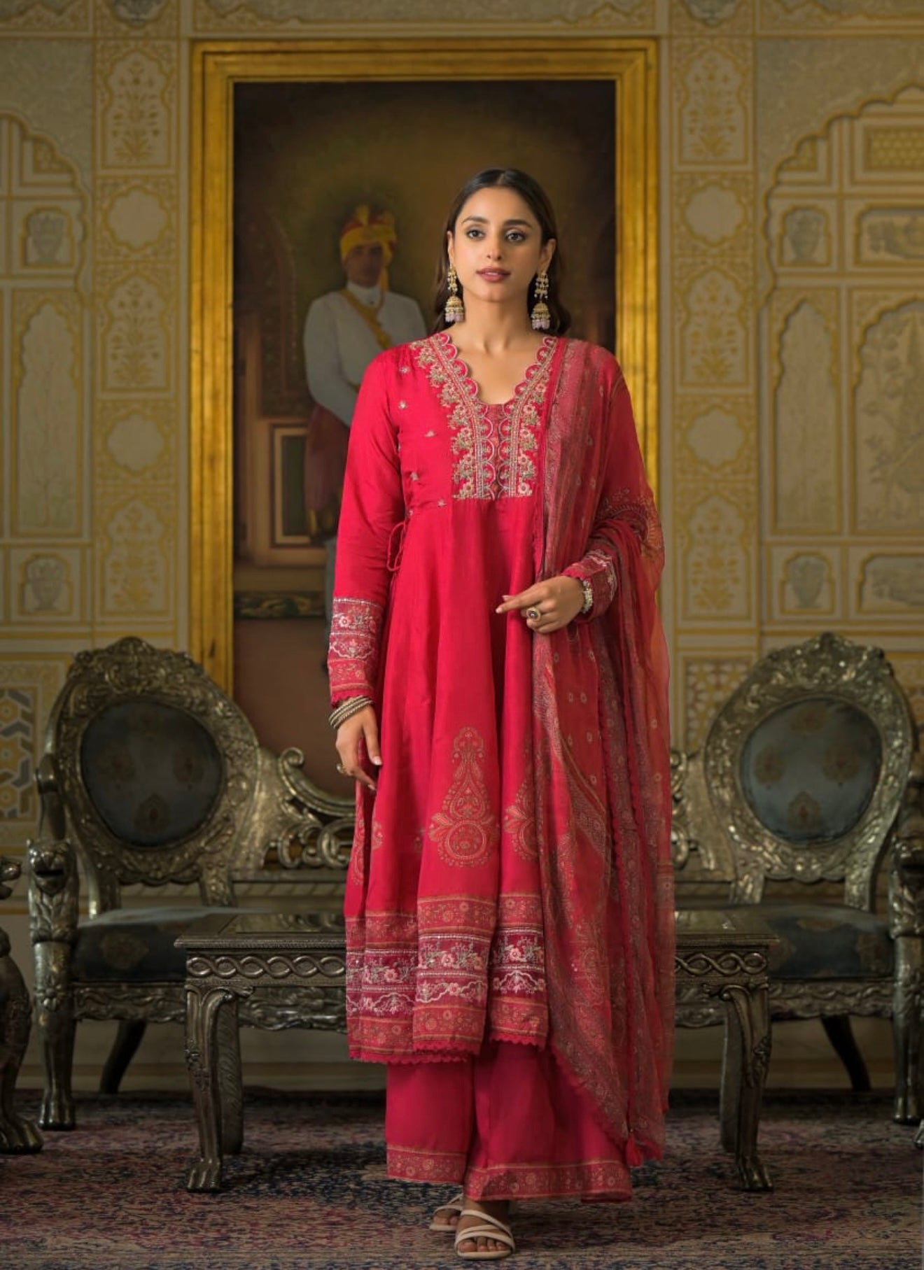 Zehra – Feminine Classic Suit Set