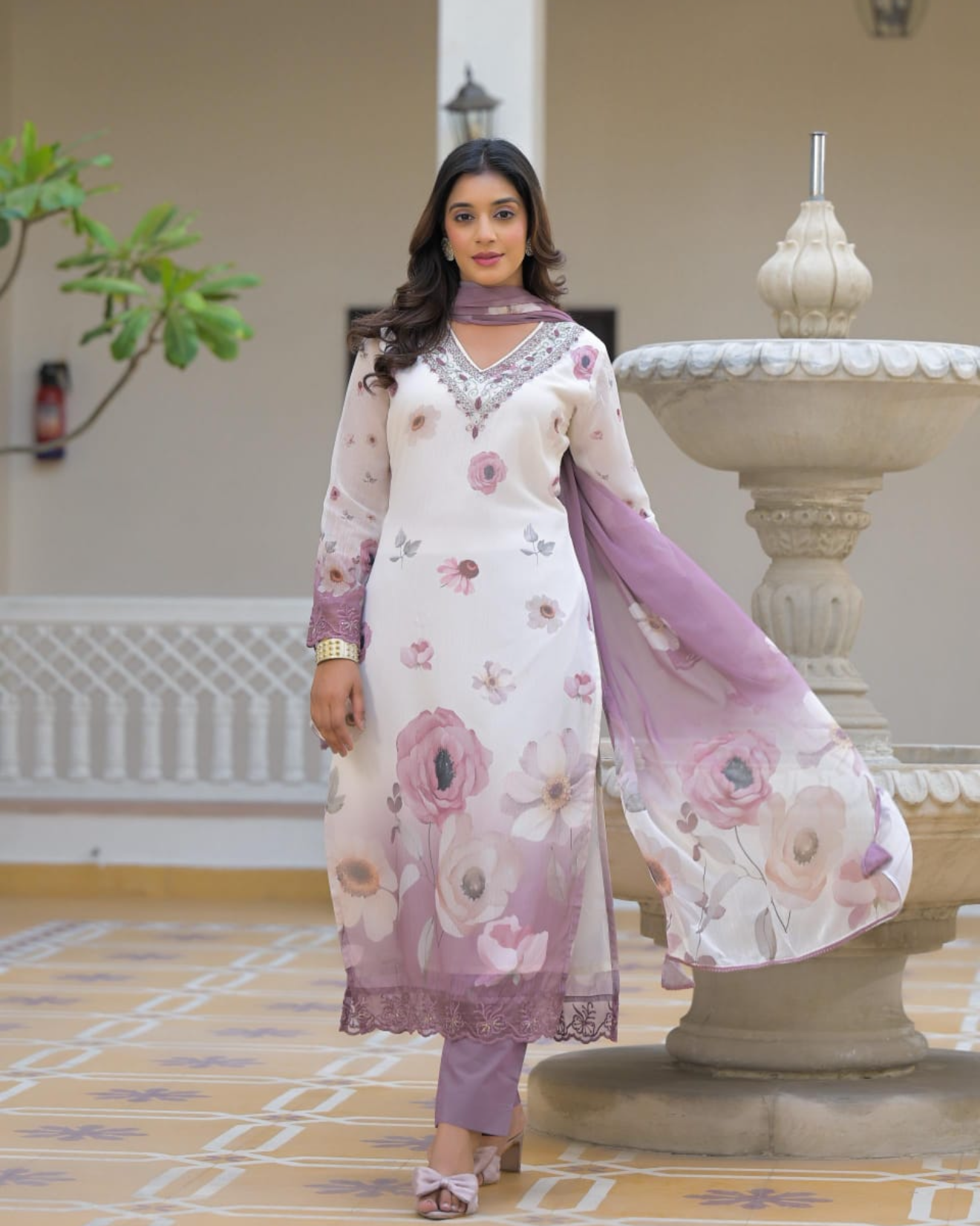 Chaandni Adaa Suit
