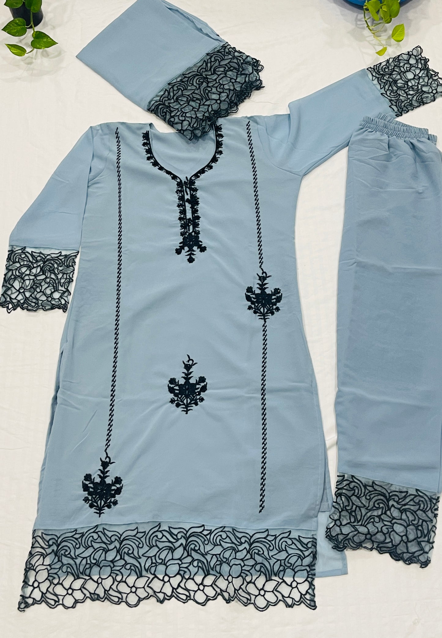 Noor-E-Nazakat: Georgette Embroidered Suit Set