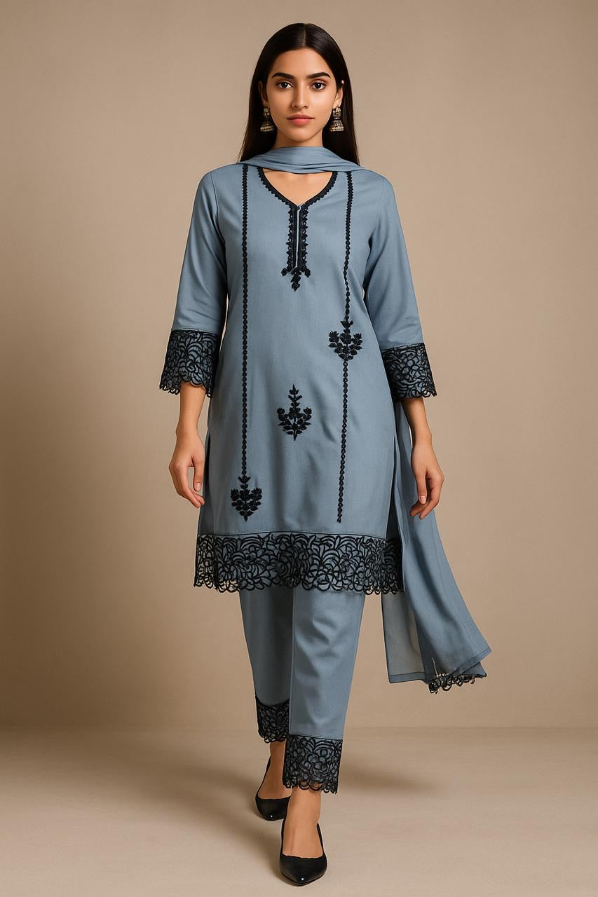 Noor-E-Nazakat: Georgette Embroidered Suit Set