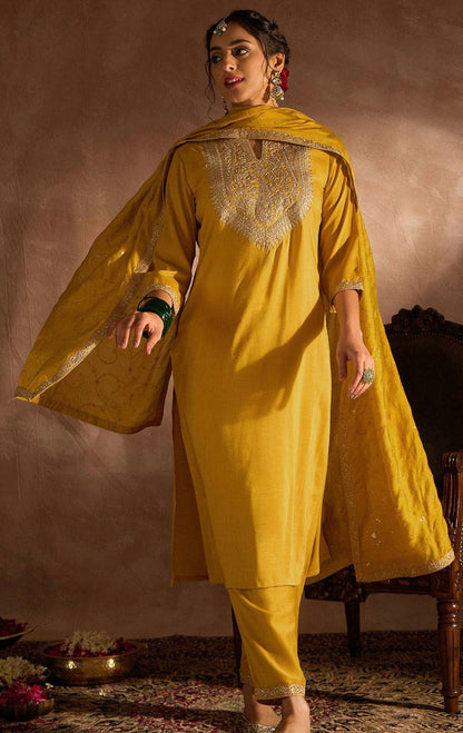 Nazm – A Poetic Suit Set