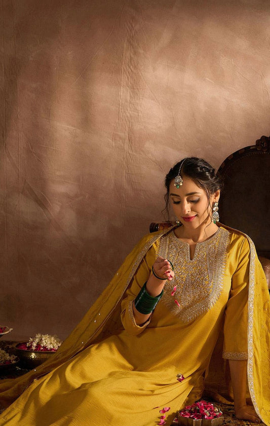 Nazm – A Poetic Suit Set