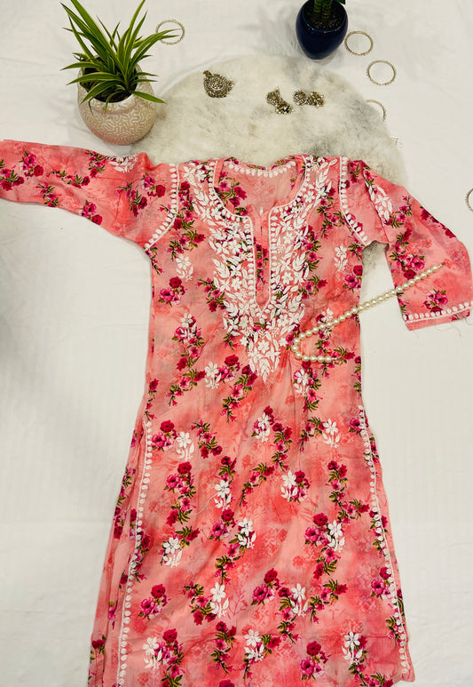 Noor-E-Nazaakat: Mul Cotton Chikankari Kurti